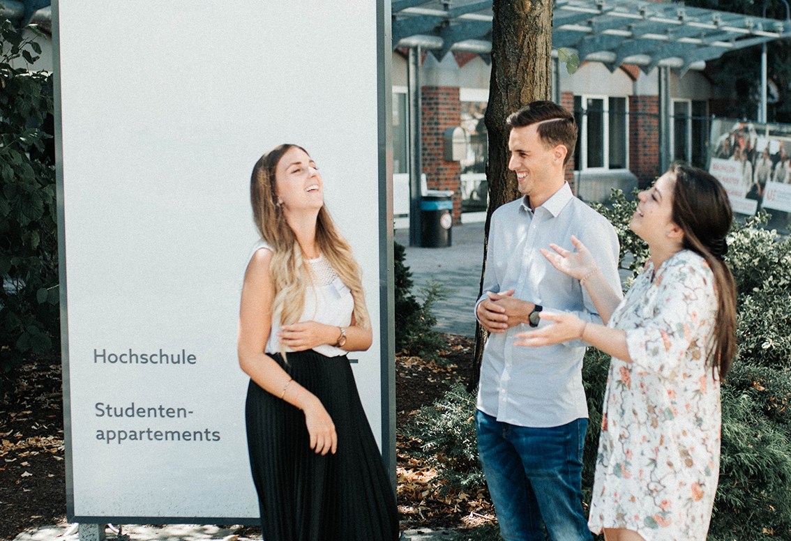 Studierende am Iserlohner Campus der UE