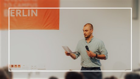 A UE Germany student introducing himself for Dual Programmes