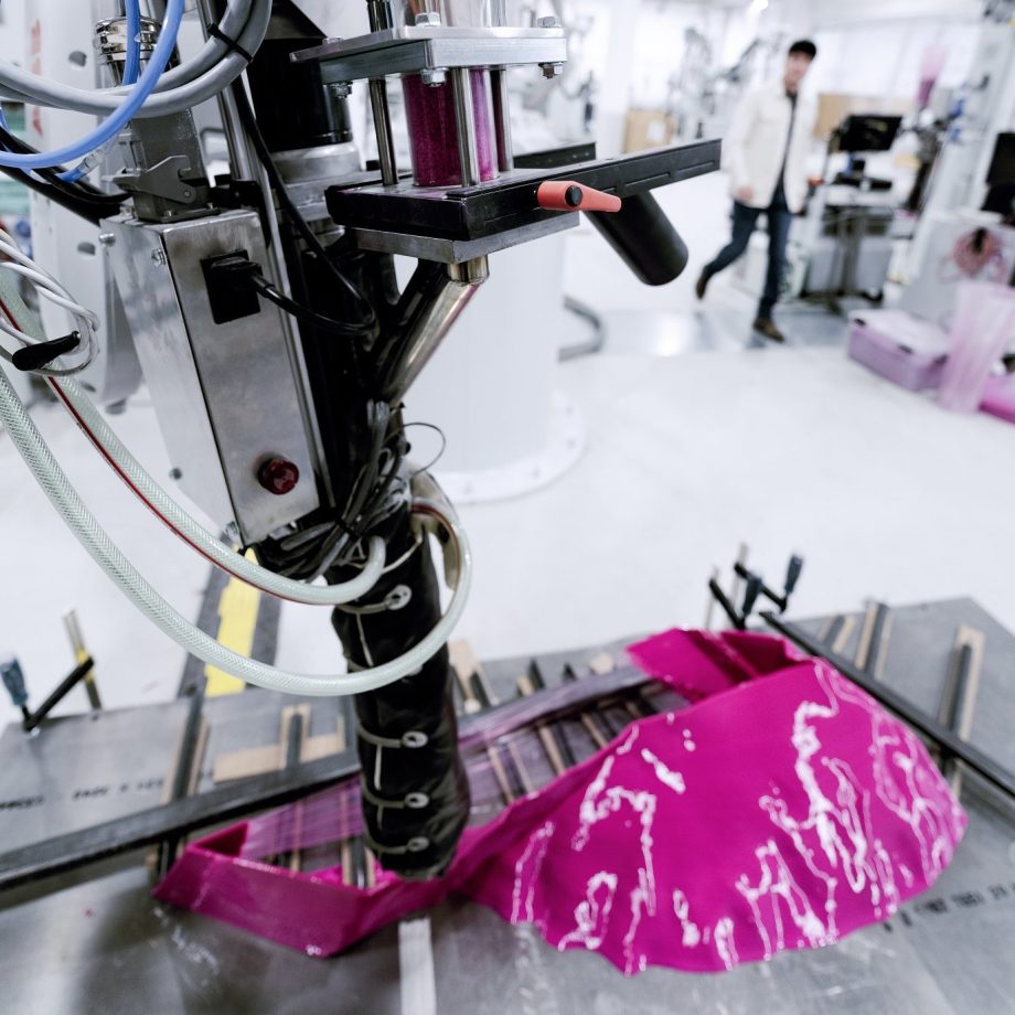 3D printer, printing a pink part