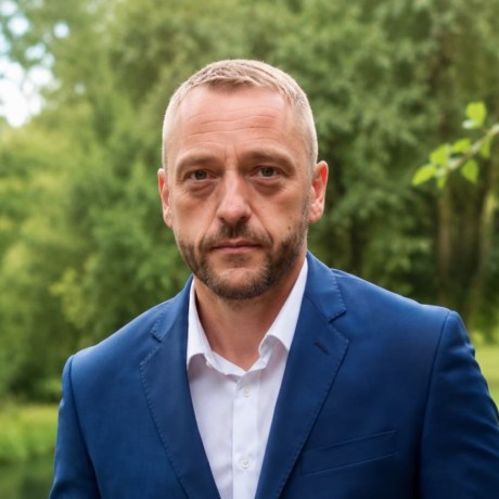 Dr. Ljubomir Janjusevic